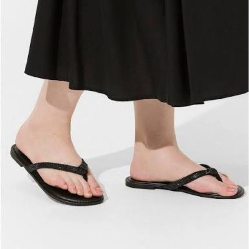 TORRID Black Women's rhinestone dressy Thong Flip Flop Sandals size 10 WW